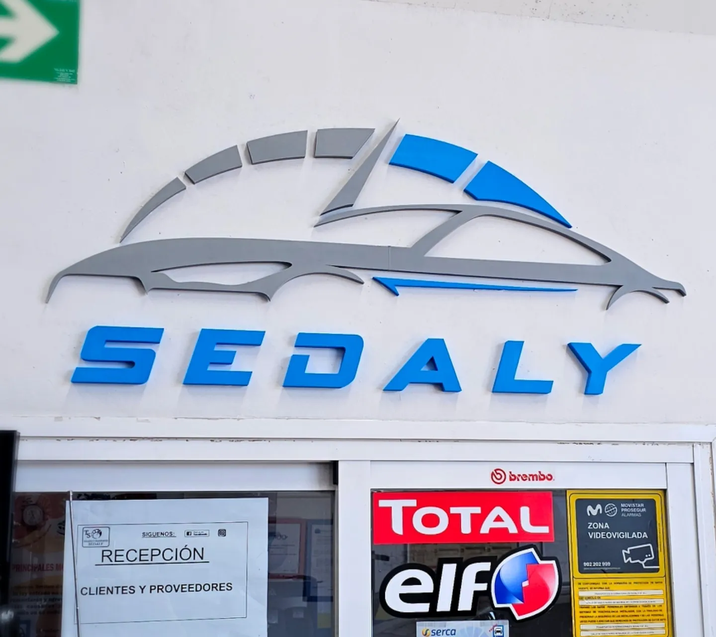 Screenshot_20250429_210059_Gallery_18_11zon